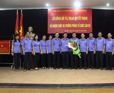 Trao Quyết định bổ nhiệm chức vụ Trưởng phòng Kiểm sát việc tạm giữ, tam...